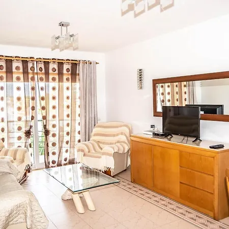 Clube Meia 3* Lagos