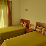 Clube Meia 3* Lagos