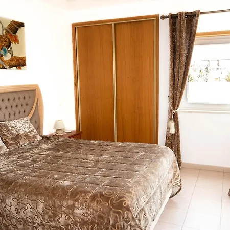 Clube Meia 3* Lagos